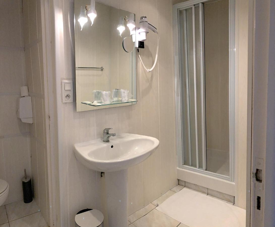 Le Relais Montois Hotel Pontorson Bagian luar foto